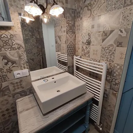 Apartamento 4 *