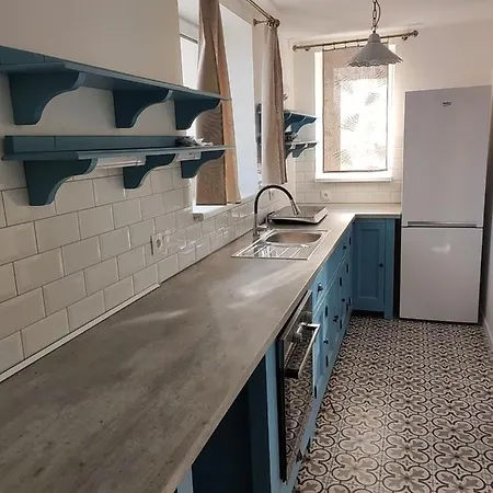 4 Apartment