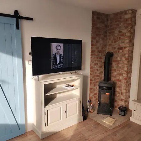 4 Apartment *