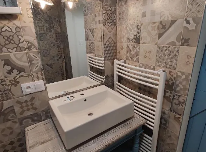 Διαμέρισμα 4 *